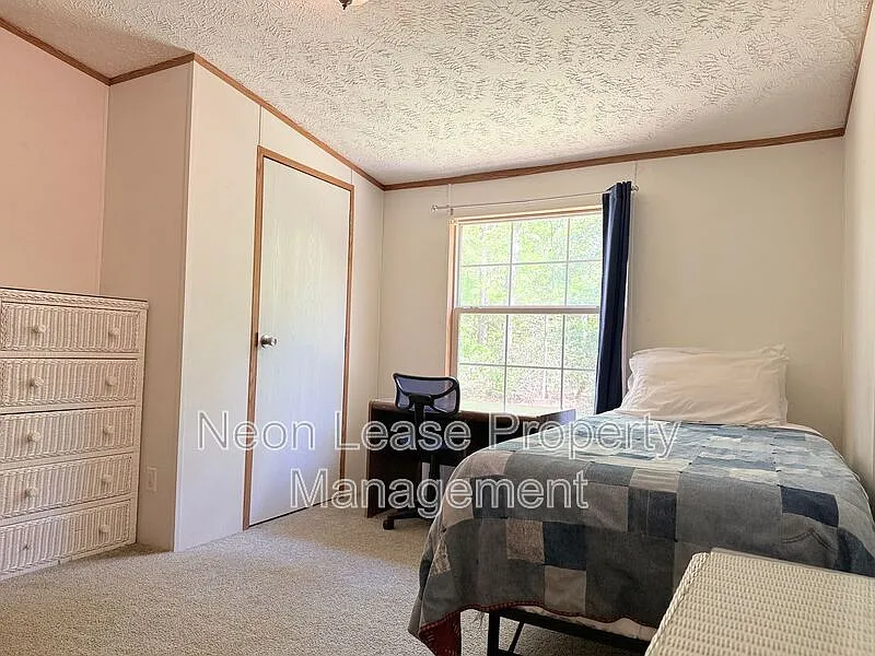 3 bed, 3.0 bath, $1,700 — Photo 3