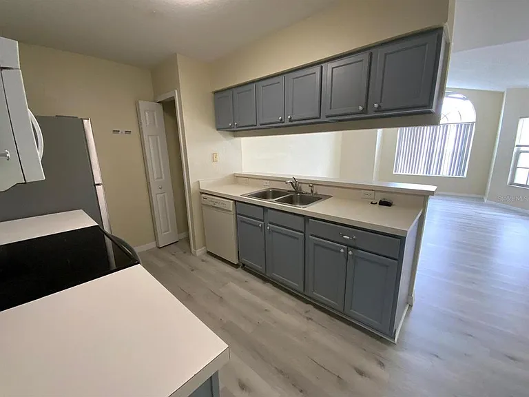 2327 Prime Cir #B — Photo 15