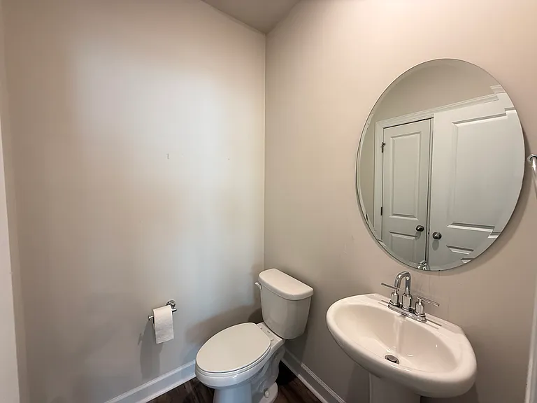 525 Nixon Rd — Photo 6
