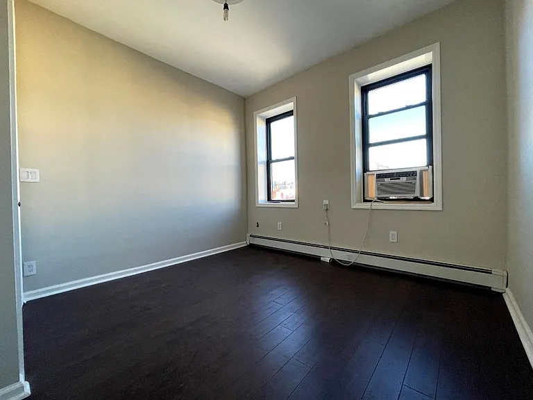 350 Irving Ave #3F — Photo 8