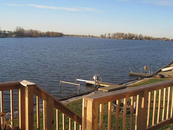 3rd image of 384 Lake Shore Dr