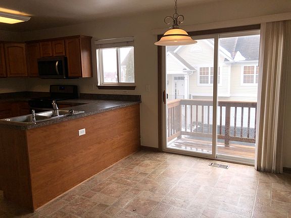 3rd image of 24627 John Adams Dr #1
