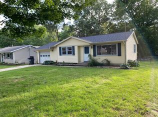 229 Glenview Dr, Paw Paw, MI 49079