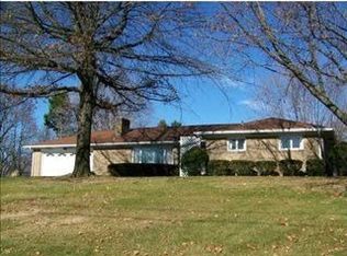 146 Highland Dr, Beaver Falls, PA 15010