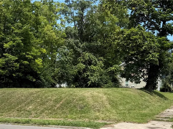 1103 W Riverview Ave, Dayton, OH 45402