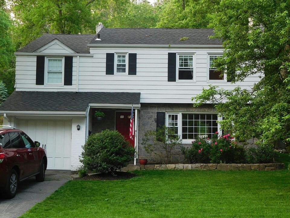 2nd image of 41 Crest Dr
