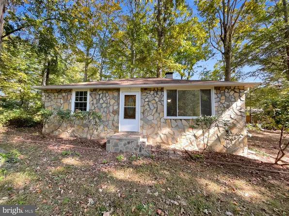 7719 Lake Dr, Manassas, VA 20111