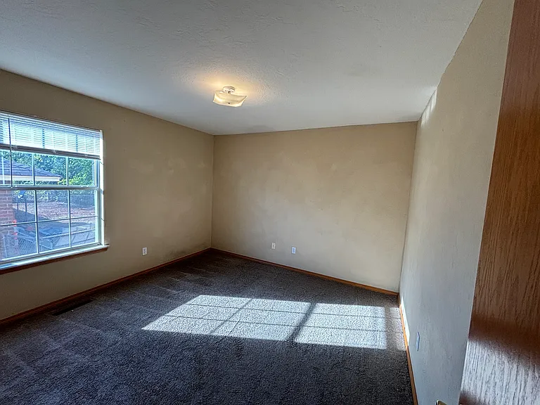104 W Husband Ct — Photo 8
