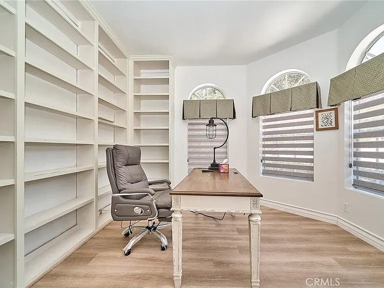 1089 Village Dr — Photo 21