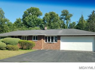 25 Harts Hill Cir, Whitesboro, NY 13492