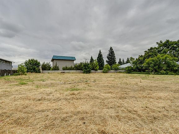 4th image of 1279 Plumas St