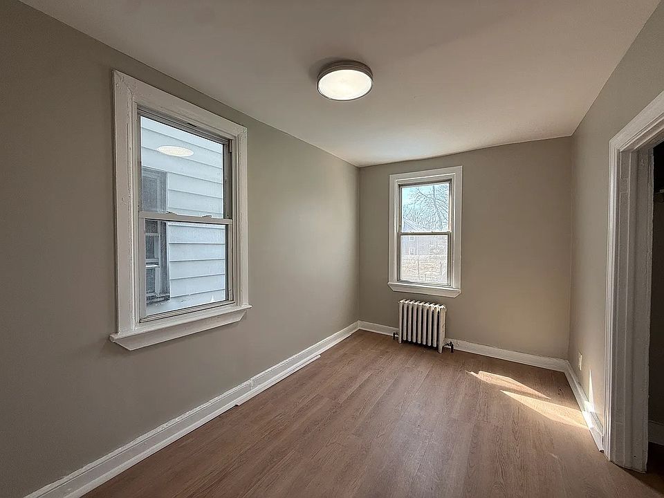 1st image of 188 Seaman St APT 1