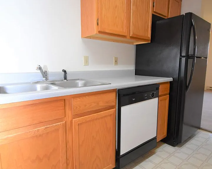 813 W Villard St #73 — Photo 13