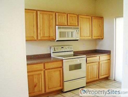 4th image of 12606 Carmel Ct NE