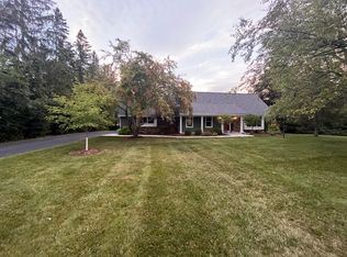 720 W Dandelion Ln, Mequon, WI 53092