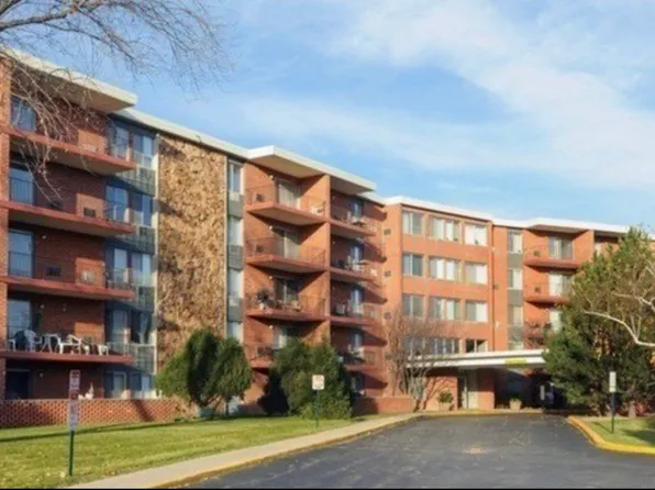 16 E Old Willow Rd #209, Prospect Heights, IL 60070