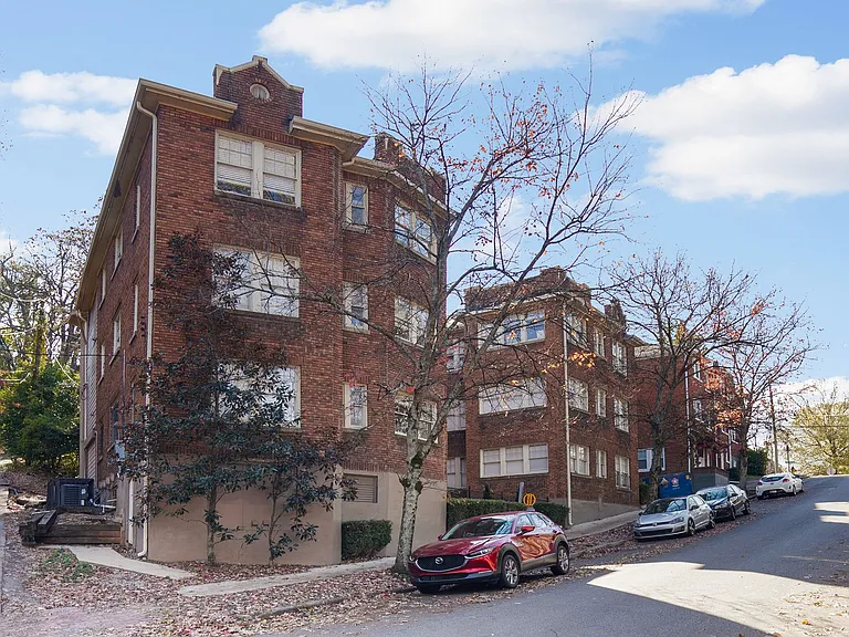 Elmhardt Apartments — Photo 25