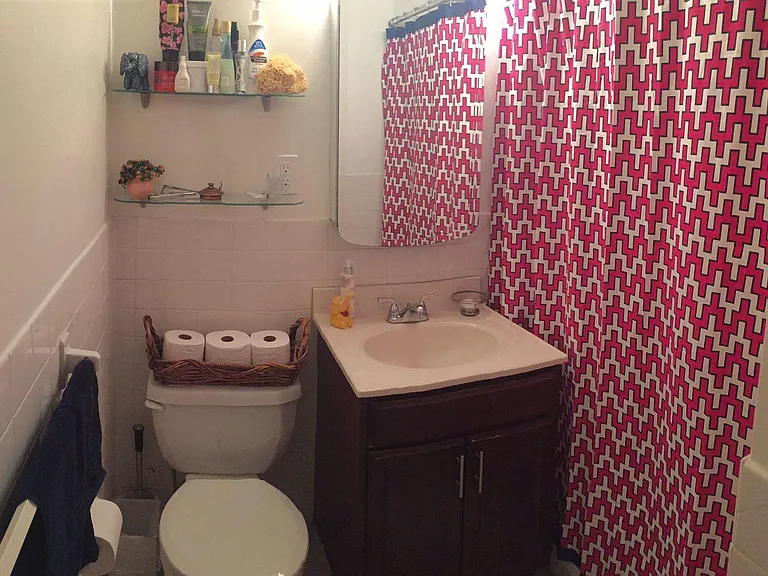 135 Montgomery St #12H — Photo 7