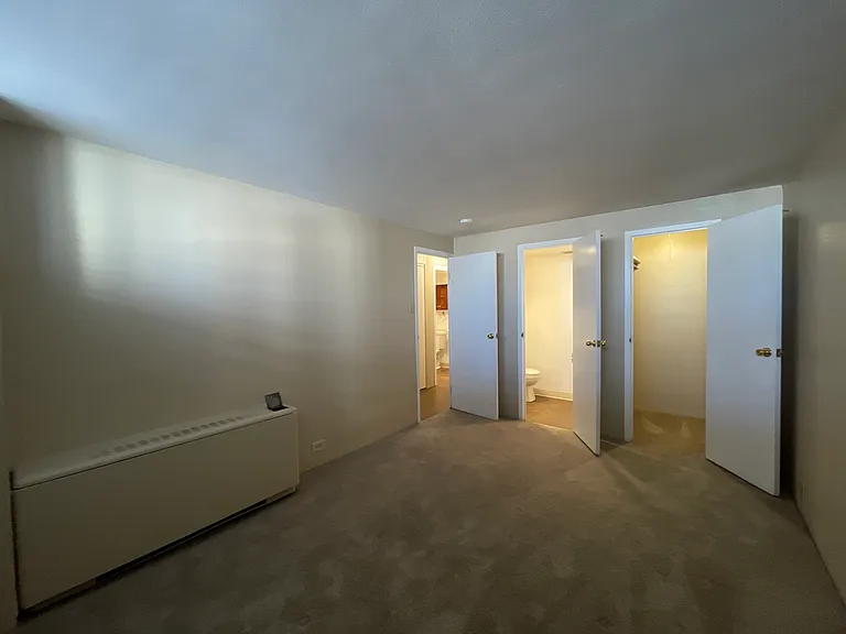 Residence at Governors Park — Photo 30