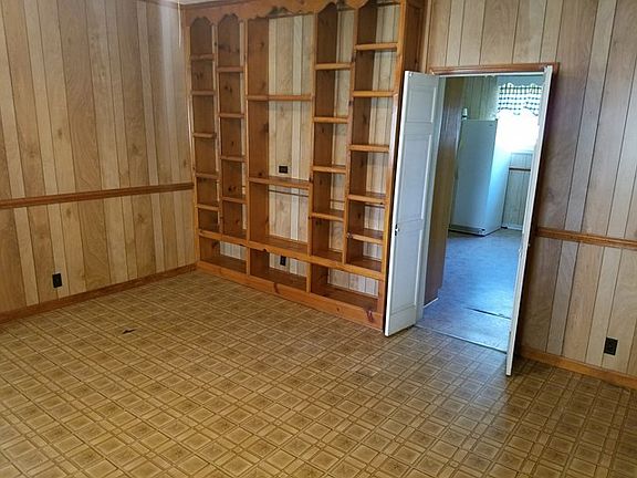 2nd image of 917 Vance St