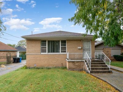 7744 S Paxton Ave, Chicago, IL, 60649