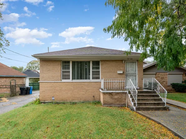 7744 S Paxton Ave, Chicago, IL 60649