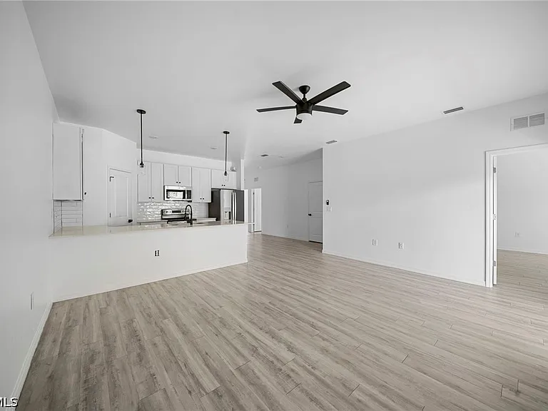 528 SE 6th St — Photo 8