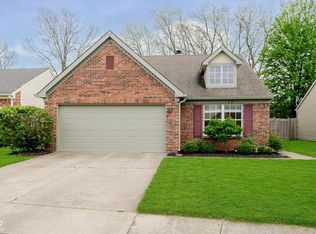 11108 Oakridge Dr, Fishers, IN 46038