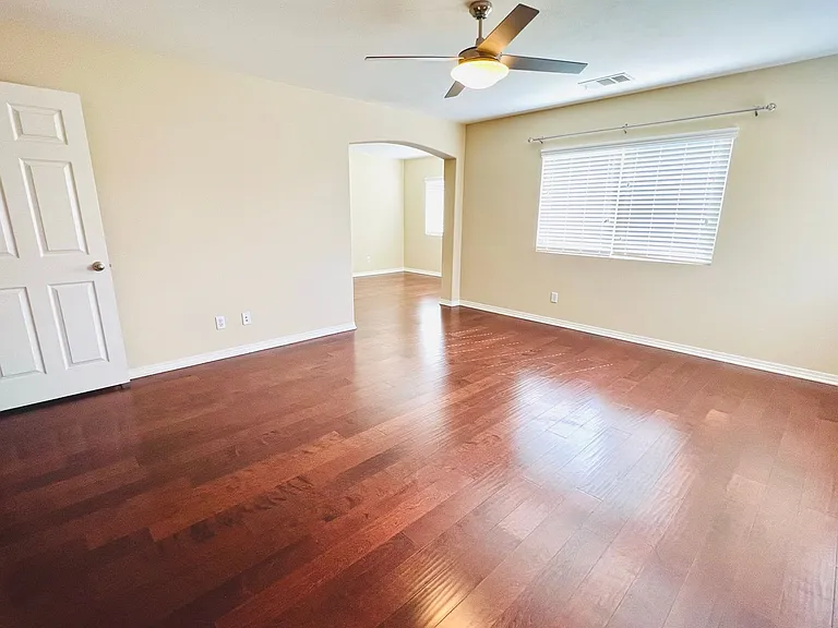 2758 Lavender St — Photo 27
