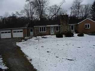 1643 Rutledge Rd, Transfer, PA 16154