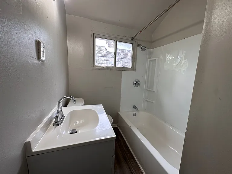 263 Glenwood Dr — Photo 17