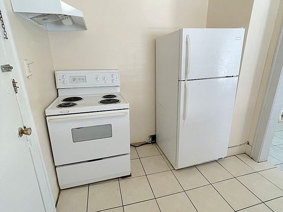 5th image of 1140 Giles Blvd E #1138