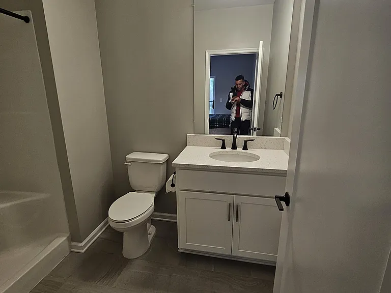 Primary En Suite Bathroom