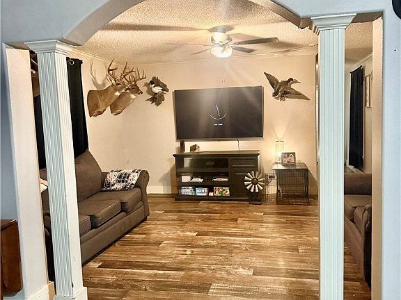 4th image of 23970 Barkley Ln