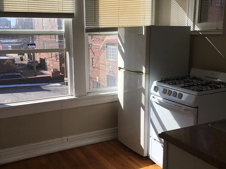 760 E 11th Ave #3 — Photo 2