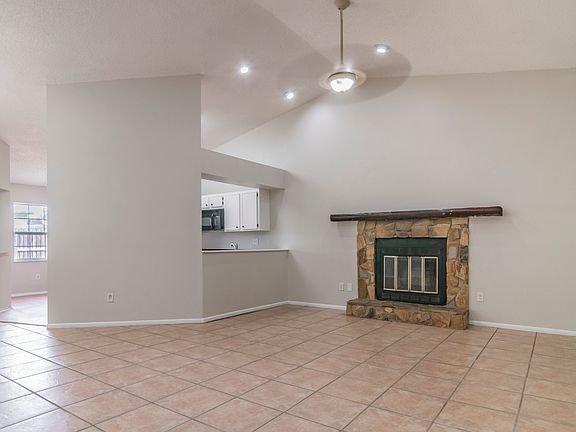 5th image of 4726 Westwind Dr