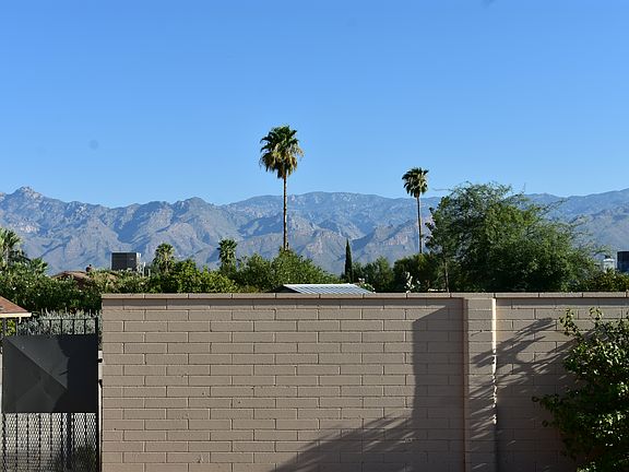 Beautiful Catalina Mountains view