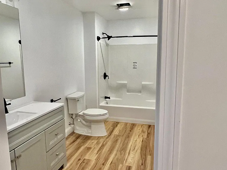 124 Crane Ave #B — Photo 14