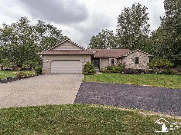 6277 Secor Rd, Lambertville, MI 48144