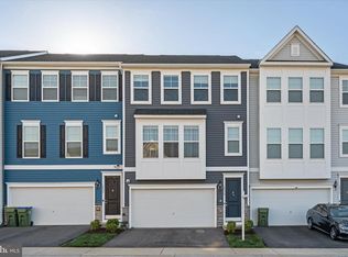 18218 Summit Pointe Dr, Triangle, VA 22172
