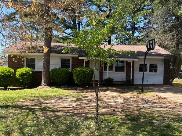 360 College Heights Dr, Batesville, AR 72501
