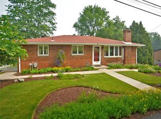 11 Berlin Rd, Jeannette, PA 15644