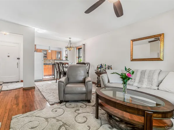 218-12 43rd Avenue #2E, Bayside, NY 11361