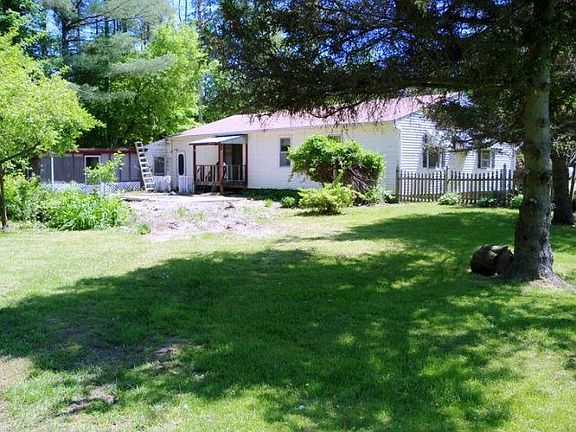 4th image of 3640 Essex Rd