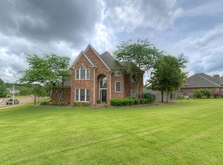 555 Grand Steeple Dr, Collierville, TN 38017