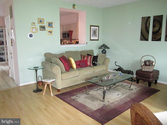 2nd image of 105 Spencer Cir