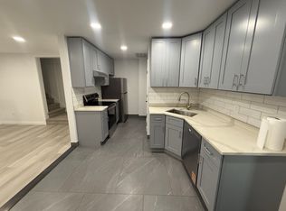 69 Whitfield St, Guilford, CT 06437