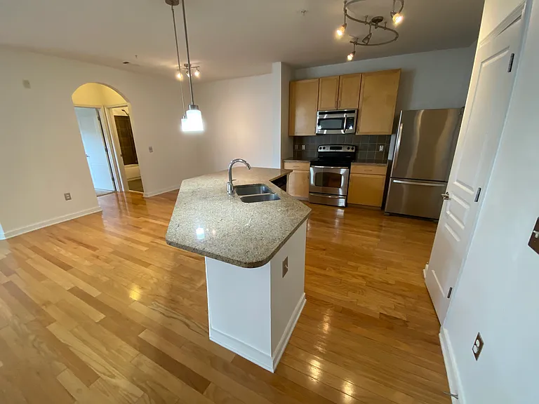 3000 Vanderbilt Pl #320 — Photo 30