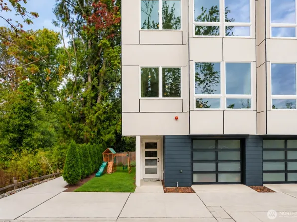 12225 Roseberg Avenue S #9, Seattle, WA 98168