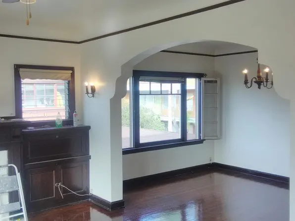 128 Falcon Ave, Long Beach, CA 90802
